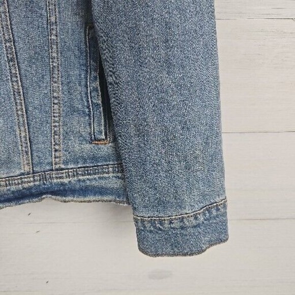 Old Navy Womens Medium Wash Denim Trucker Jean Jacket  Distressed‎ Size XXL - Picture 5 of 9
